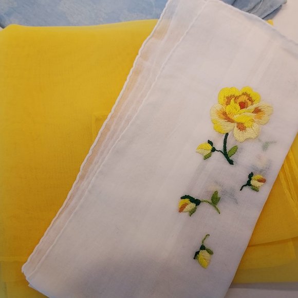 BOX of 11 Vintage handkerchief's and scarves - Picture 2 of 11